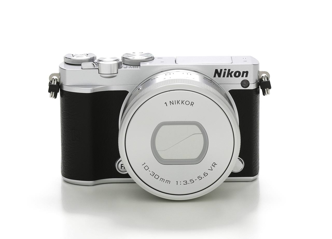 Nikon 1 spiegellose J5-Digitalkamera mit 10-30 mm PD-ZOOM-Objektiv (Silber) (internationales Modell) Keine Garantie