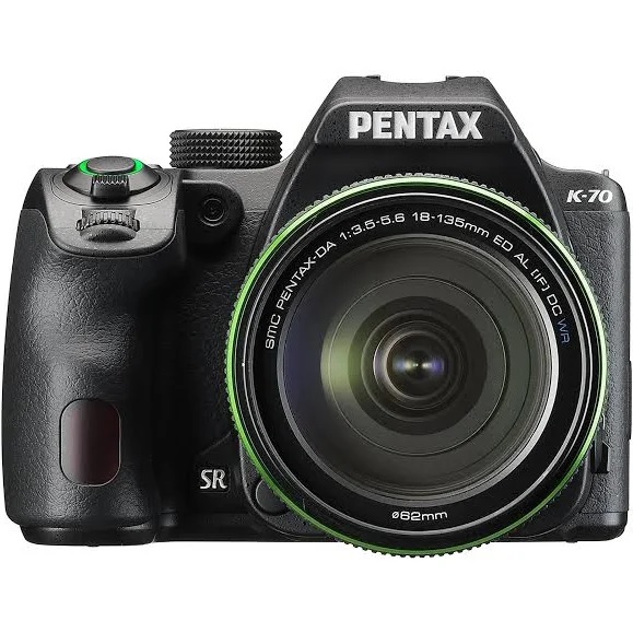 Pentax K-70 Allwetter-Wi-Fi-Spiegelreflexkamera und 18-55 mm AL WR-Objektiv